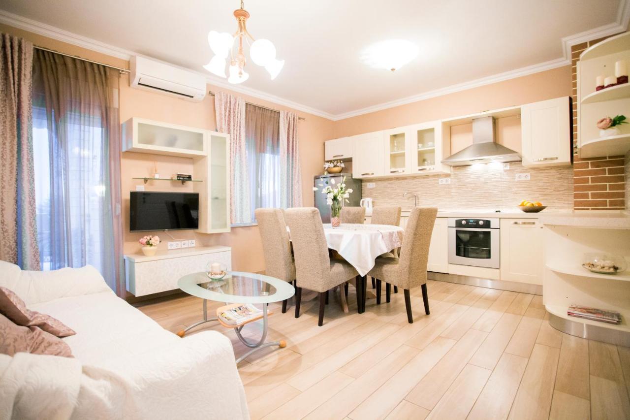 Apartment Paradise *